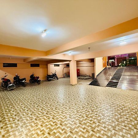 Hotel Golden Crystal パトナー エクステリア 写真